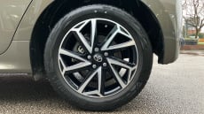 Toyota Yaris 1.5 Hybrid Design 5dr CVT Hybrid Hatchback